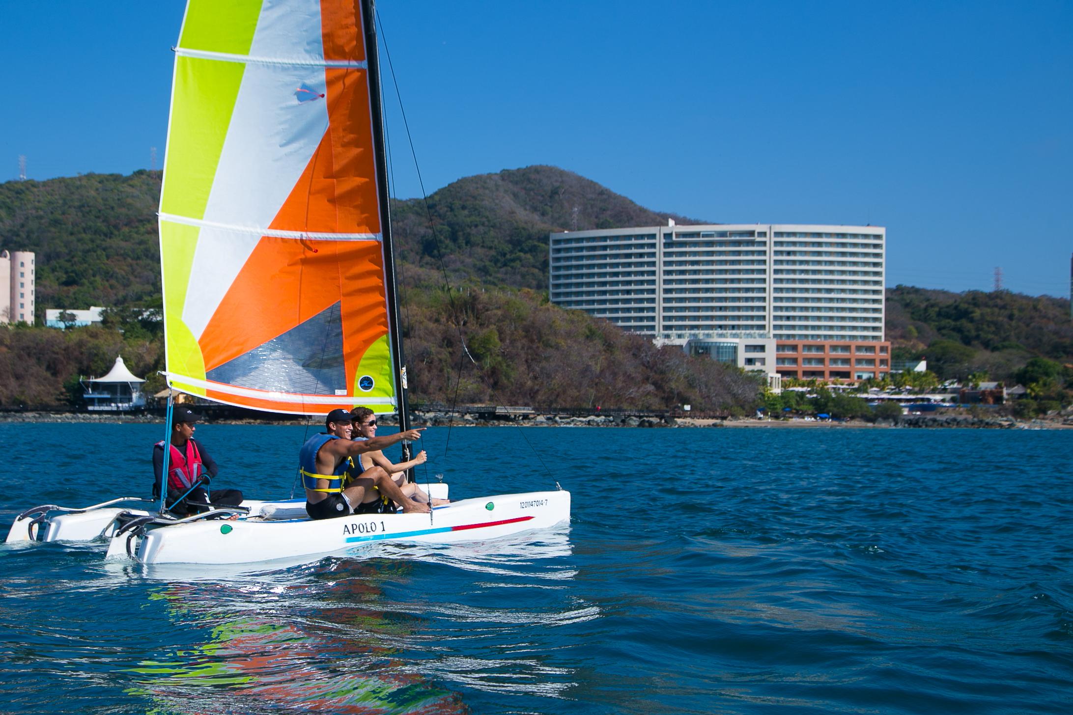 Azul Ixtapa Grand All Inclusive Suites - Spa & Convention Center Extérieur photo Sailing at the 2011 Pan American Games