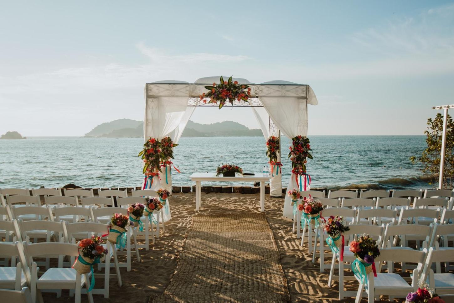 Azul Ixtapa Grand All Inclusive Suites - Spa & Convention Center Extérieur photo A beach wedding in Brazil