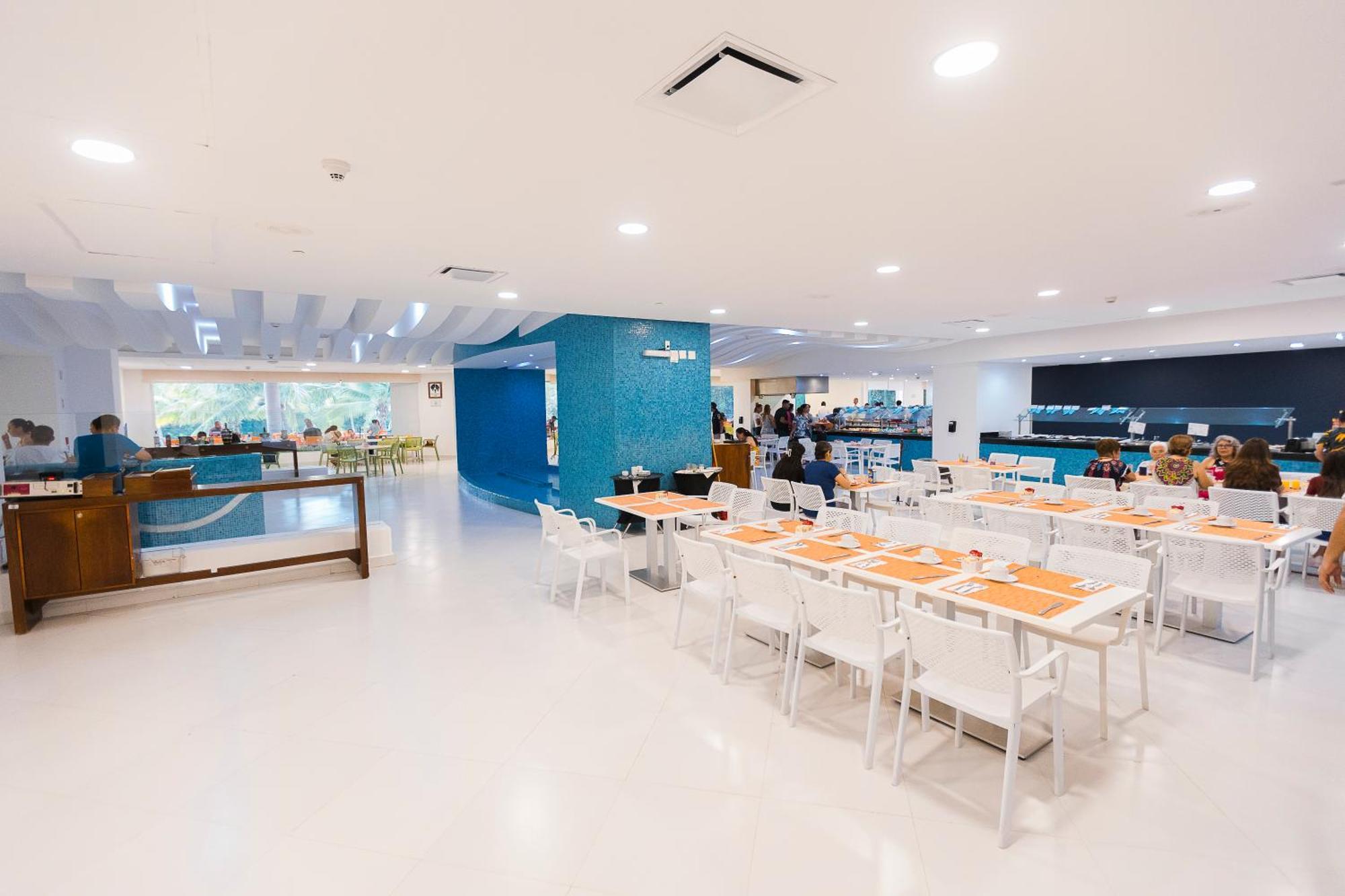 Azul Ixtapa Grand All Inclusive Suites - Spa & Convention Center Extérieur photo The interior of the restaurant