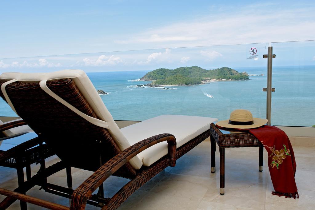 Azul Ixtapa Grand All Inclusive Suites - Spa & Convention Center Extérieur photo View of the Andaman Sea from the hotel